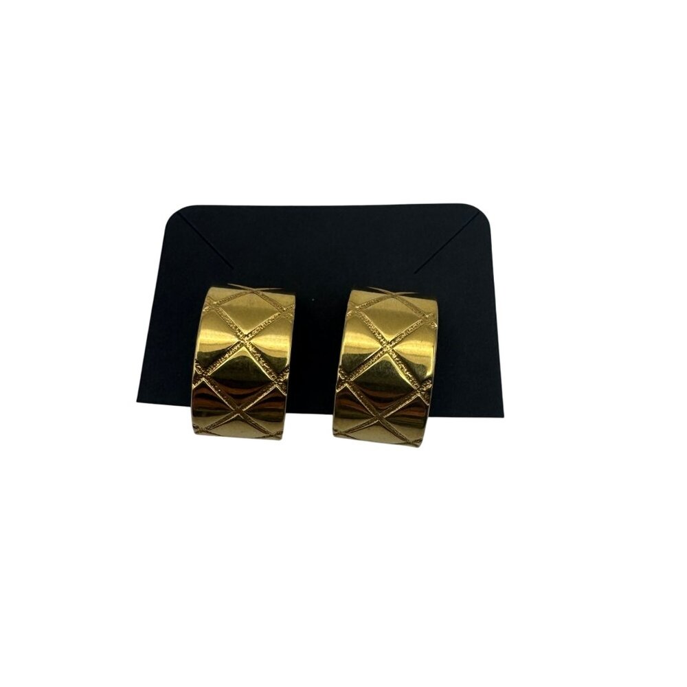 Gold Tone Bold Quilted Pattern Statement Stud Pierced Earrings Geometric